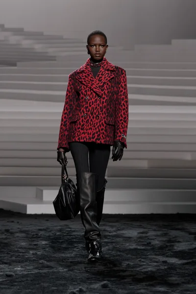 Look 24